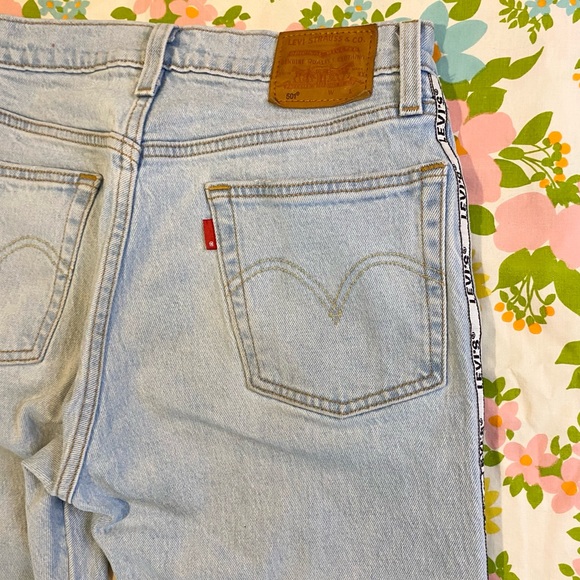 Y2K Spellout Logo Levi’s 501 Jeans Side Stripe light wash highwaisted vintage - Picture 8 of 10